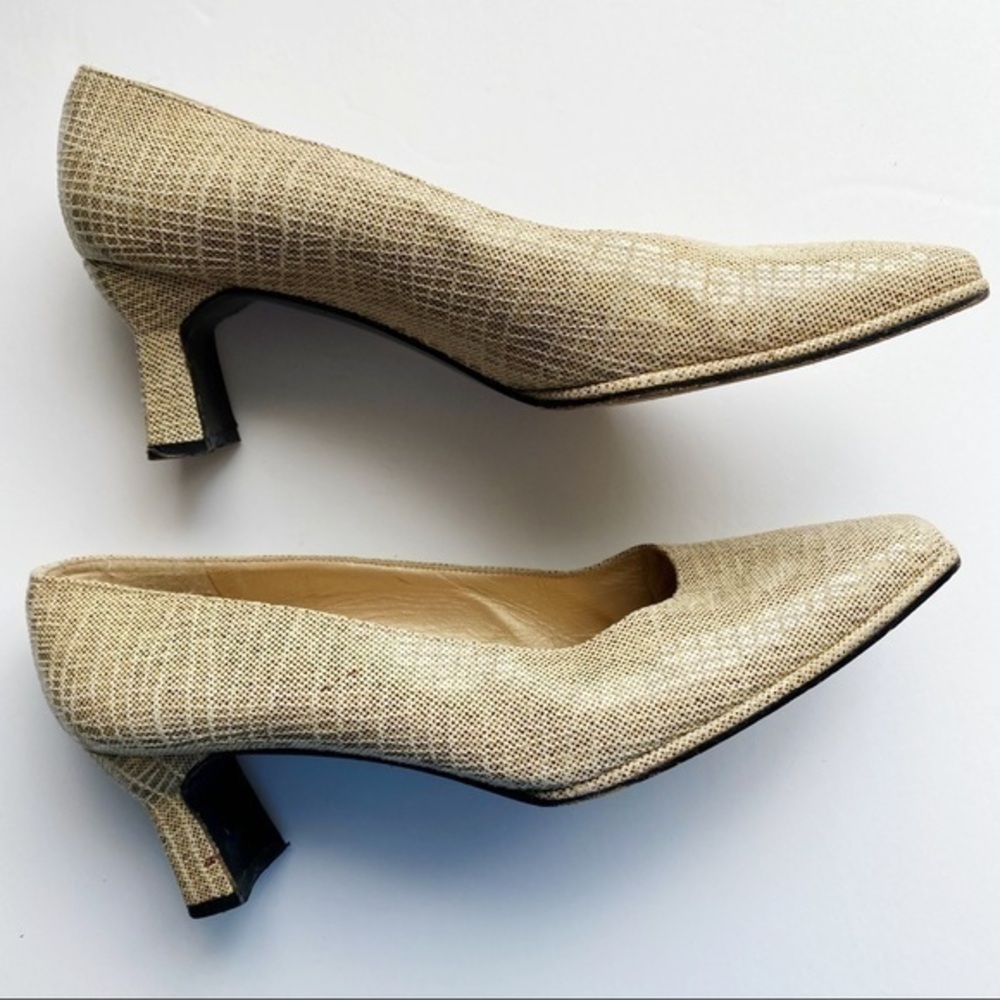 Stuart Weitzman Cream Textured Vintage Heels